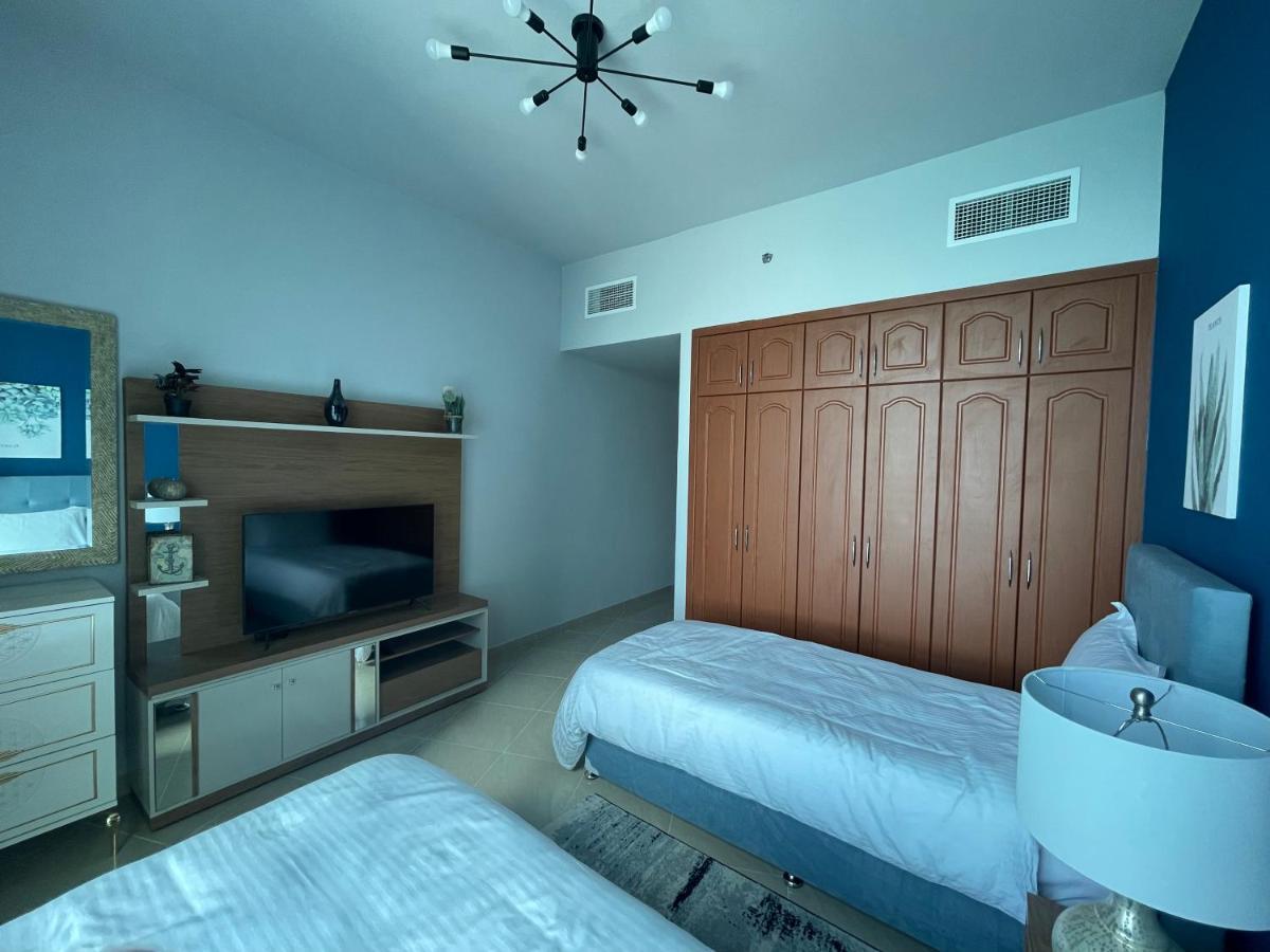 Beachfront Paradise Just Minutes From Dubai Adschman Exterior foto
