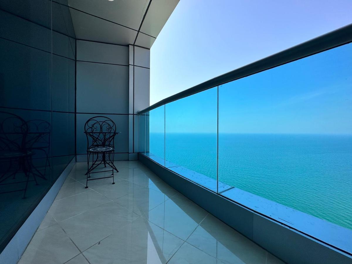 Beachfront Paradise Just Minutes From Dubai Adschman Exterior foto